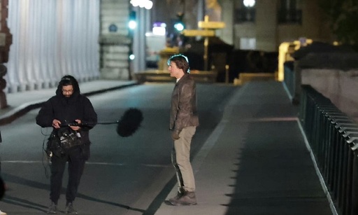 "Mission Impossible 8" - Tom Cruise a fost văzut săptămâna aceasta făcând cascadorii în Paris - VIDEO