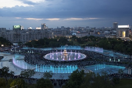 Show-urile multimedia „Simfonia Apei” revin la Fântânile Urbane din centrul Bucureştiului, din 17 mai 