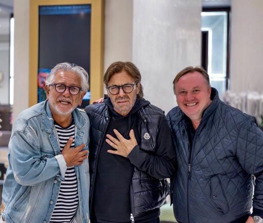 Celebrul chitarist american Al Di Meola, dedicaţie specială la concertul de la Sala Palatului pentru medicii din România care i-au salvat viaţa anul trecut
