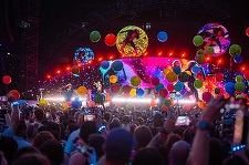 Efectul Coldplay asupra spectatorului la Bucureşti: iubire, emoţie, energie, optimism. Chris Martin: "Vă iubim necondiţionat, nu puteţi schimba asta" - FOTO
