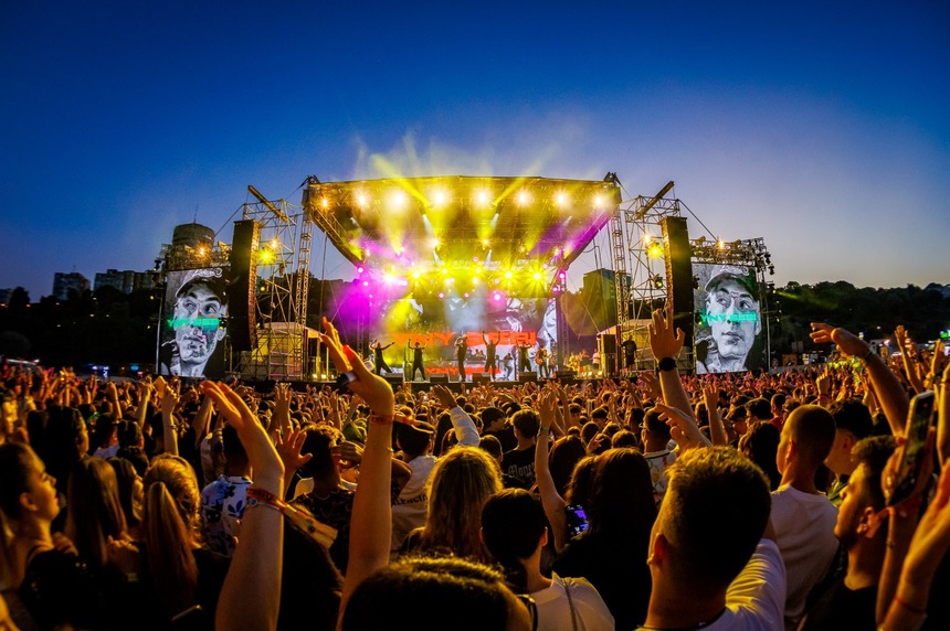 Peste 73.000 de participanţi au fost în cea de-a treia seară de Neversea / Tinie Tempah, Dimitri Vegas, Alok, Salvatore Ganacci, Sebastian Legere, printre artiştii care au urcat pe scenă