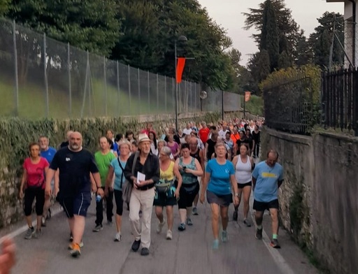 Un întreg sat din Italia a decis să alerge împreună cu primarul pentru a-l ajuta să slăbească