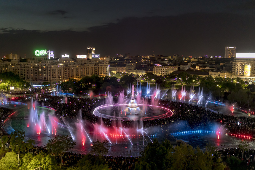 Spectacole de apă, muzică şi lumini la Fântânile Urbane din Piaţa Unirii, din Bucureşti, din 26 iulie, pentru a săbători performanţa olimpică a sportivilor români

