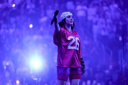 Billie Eilish l-a criticat pe Donald Trump la concertul din Nashville: „Cineva care urăşte femeile atât, atât de profund este pe cale să devină preşedinte”