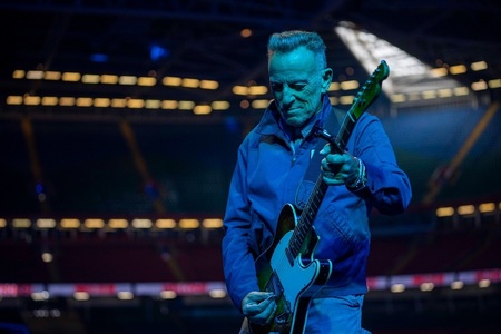 Bruce Springsteen a deschis primul concert post-electoral cu „O rugăciune de luptă pentru ţara mea” - VIDEO