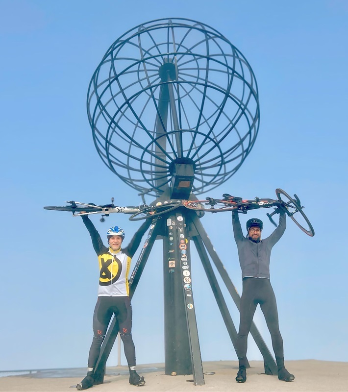 Doi clujeni pornesc cu bicicleta într-un tur al Ţării de Foc, pe Carretera Austral, ca să promoveze lectura şi sportul