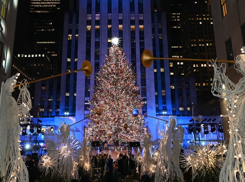 Bradul de Crăciun din Rockefeller Center a fost aprins - VIDEO