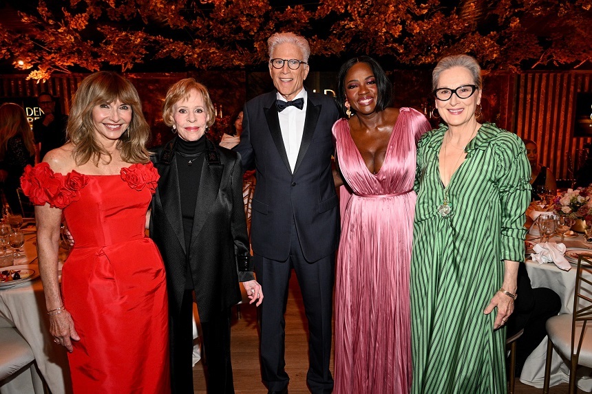 Viola Davis şi Ted Danson, premiaţi pentru realizările lor în film şi televiziune la un eveniment Globurile de Aur - VIDEO