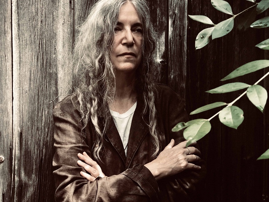 Patti Smith s-a prăbuşit pe scenă în Brazilia după o migrenă de câteva zile