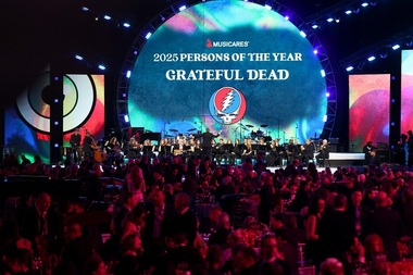 O gală organizată înaintea decernării premiilor Grammy a strâns milioane de dolari pentru ajutorarea victimelor incendiilor din Los Angeles