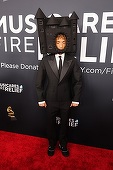 Apariţii şocante la Grammy - Soţia lui Kanye West a pozat nud iar fiul lui Will Smith a venit cu un castel pe cap creat de un designer de origine română/ FOTO