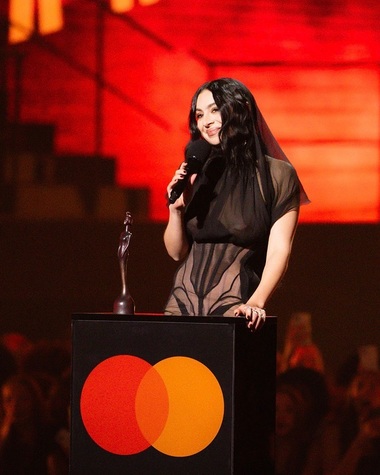 Cântăreaţa britanică Charli XCX a câştigat cinci BRIT Awards