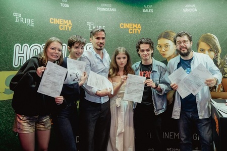 „Hoţii de subiecte” are premiera de gală la Cinema City AFI Cotroceni în 24 martie. Publicul bucureştean este invitat la întâlnirea cu echipa filmului - VIDEO