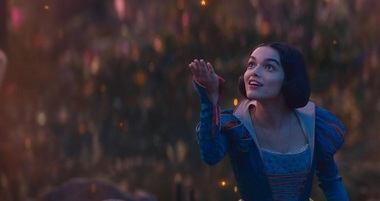 Box office nord-american: "Albă ca Zăpada" conduce cu încasări de 43 milioane de dolari, drama mafiotă a lui Robert De Niro "Alto Knights" a debutat dezastruos/ VIDEO