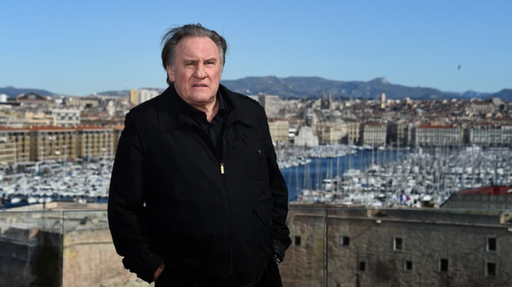 Actorul francez Gérard Depardieu va compărea luni în faţa instanţei pentru acuzaţii de agresiune sexuală