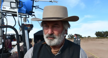 Primul trailer al westernului „Rust" cu Alec Baldwin marcat de o împuşcătură fatală pe platou - VIDEO