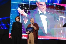 Gala News.ro - Ada Solomon şi Emilia Dobrin au apreciat „atitudinea şi corectitudinea jurnaliştilor” agenţiei de presă: „Vă mulţumesc foarte mult pentru poveştile extraordinare pe care ni le aduceţi în faţă”