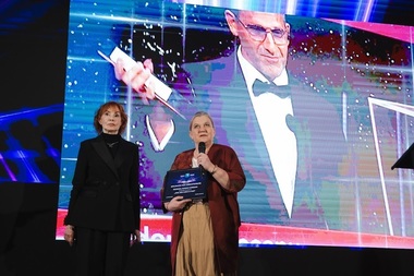 Gala News.ro - Ada Solomon şi Emilia Dobrin au apreciat „atitudinea şi corectitudinea jurnaliştilor” agenţiei de presă: „Vă mulţumesc foarte mult pentru poveştile extraordinare pe care ni le aduceţi în faţă”