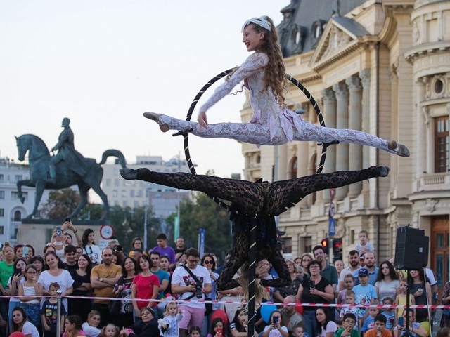 Spectacole, concerte, ateliere, tururi ghidate şi activităţi sportive, în primul weekend „Străzi deschise - Bucureşti”/ Program pe Calea Victoriei şi bd. Banu Manta