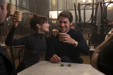 "Emily in Paris" - Lucas Bravo revine pentru sezonul 5 în ciuda criticilor sale la adresa serialului