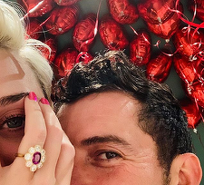 Katy Perry şi Orlando Bloom s-au despărţit după o relaţie de 9 ani. Cei doi au o fetiţă