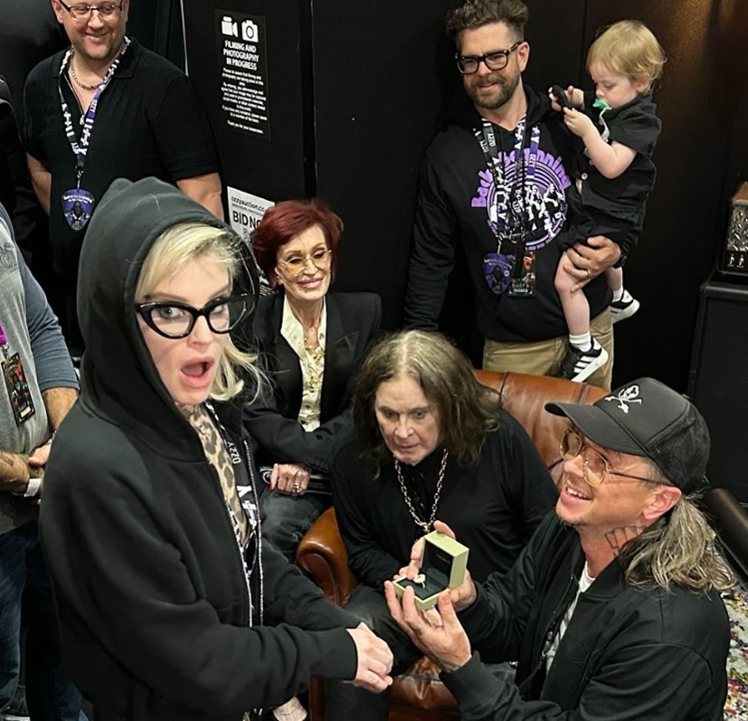 Kelly Osbourne, fiica lui Ozzy, a fost cerută în căsătorie la ultimul concert Black Sabbath/ VIDEO