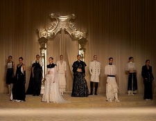 Chanel a prezentat colecţia haute couture la Grand Palais - VIDEO