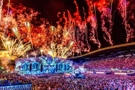 UNTOLD X debutează joi. Show-uri cu peste 250 de artişti naţionali şi internaţionali. Scena principală are peste 100 de metri în lăţime/ Program