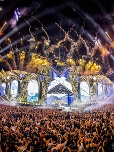 UNTOLD X - Mai mult de 470.000 de fani în patru zile, show-uri spectaculoase şi premiere mondiale