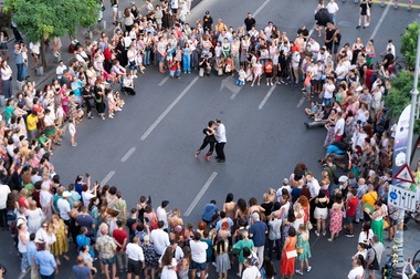 Spectacole, activităţi culturale şi experienţe sportive, pe Calea Victoriei şi în Piaţa Amzei în weekendul 23-24 august