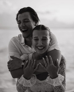 Actriţa Millie Bobby Brown şi soţul ei Jake Bongiovi au adoptat o fetiţă