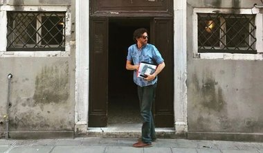 Tragedie la filmările din Veneţia pentru serialul "Emily in Paris": a murit un membru al echipei de filmare