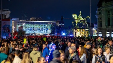 Spotlight - International Light Art Festival va avea loc la Bucureşti între 10 şi 12 octombrie. Peste 20 de instalaţii artistice din România şi din Europa. „Simbioză/ Symbiosis” - tema ediţiei