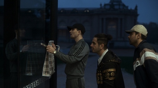 „Jaful secolului”, un film despre cum se simt mulţi dintre migranţii români în Europa, printre preferinţele publicului în primul weekend în cinematografe