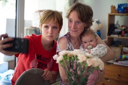 Filmul „Mame tinere” al fraţilor Dardenne, premiat la Cannes, aduce în cinematografele din România realitatea maternităţii adolescentine/ VIDEO