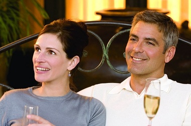 George Clooney spune că bugetul pentru „Ocean’s 14” „tocmai a fost aprobat” şi că „probabil vom începe” filmările anul viitor. Brad Pitt, Julia Roberts şi alţii vor reveni probabil în distribuţie