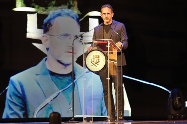 Marele Premiu şi Trofeul Uniunii Cineaştilor a fost acrodat filmului „Anul Nou care n-a fost” de Bogdan Mureşanu