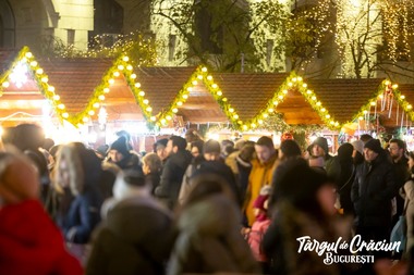 Târgul de Crăciun Bucureşti, din Piaţa Constituţiei, şi Bucharest Downtown Christmas Market, din Piaţa Universităţii, se deschid sâmbătă/ Tot atunci se vor aprinde luminile de sărbători în Capitală