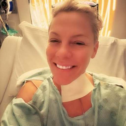Cântăreaţa Pink este internată în spital. În ajunul Anului Nou ea a transmis un mesaj: "Rock 'n' roll-ul este un sport de contact"