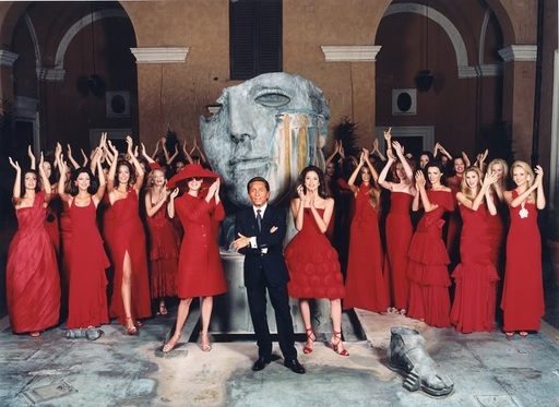 UPDATE - Designerul italian Valentino a murit la vârsta de 93 de ani/ Monstrul sacru al modei italiene şi-a câştigat un loc de cinste în pantheonul haute couture