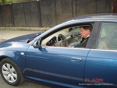 Primăria Sibiului scoate la licitaţie o maşină de protocol a preşedintelui Klaus Iohannis