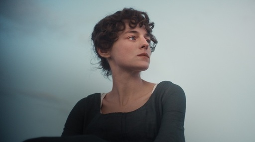 A fost lansat primul teaser pentru seria „Pride and Prejudice” cu Emma Corrin şi Jack Lowden - VIDEO