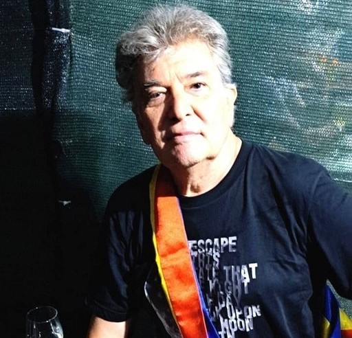 UPDATE - Iulian "Mugurel" Vrabete, membru Holograf, a murit/ Holograf: Vine o zi… Şi astăzi a venit o zi dureroasă /Alifantis: Ce primăvară tristă /Tudor Chirilă: Tinereţea noastră a însemnat şi Holograf, deci şi Mugurel / Când îşi pot lua rămas bun fanii