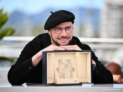Cannes - Palme d'Or onorific pentru John Travolta, un simbol al stilului cool hollywoodian