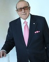Producătorul american Clive Davis, cel care a descoperit-o pe Whitney Houston, a murit