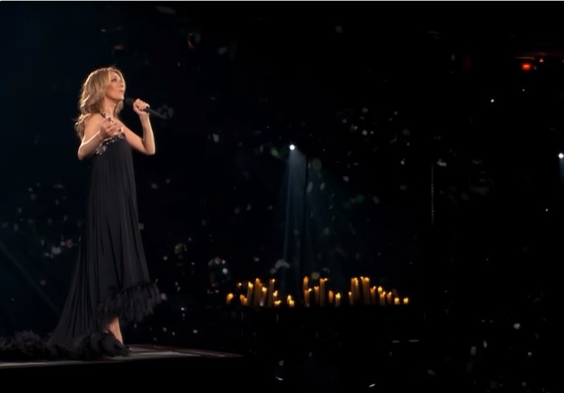 Céline Dion a sosit la Paris, cu două săptămâni înainte de concerte