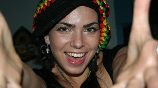 Fosta cântăreaţă Dana Marijuana, condamnată de Tribunalul Constanţa la cinci ani şi patru luni de închisoare pentru trafic de droguri şi conducerea unei maşini sub influenţa substanţelor interzise / Decizia nu este definitivă 
