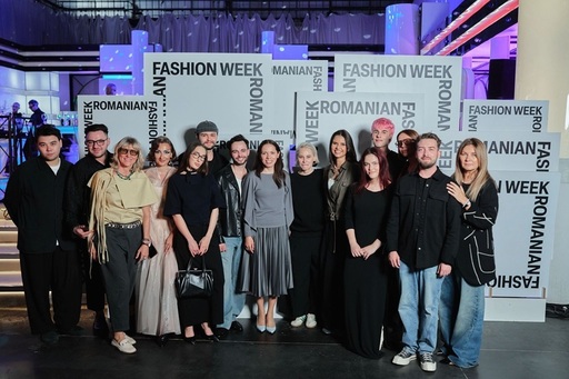 Romanian Fashion Week a încheiat RCW X Bucharest 2026 cu seara dedicată marilor designeri români. Mirabela Grădinaru, în public la prezentările de la TVR/ FOTO