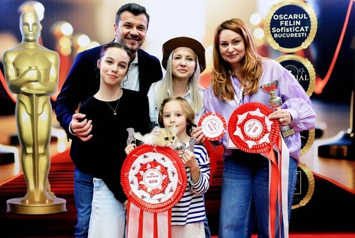 Vedetele au venit cu pisicile la Oscarul Felin SofistiCAT/ Motanul British Longhair auriu a obţinut Best of Best 1/ FOTO