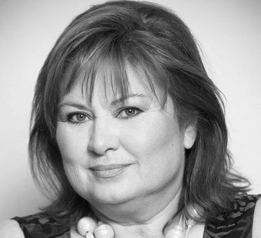 Actriţele Florina Cercel, Adela Mărculescu şi Rodica Popescu-Bitănescu primesc stele în Piaţa Timpului din Bucureşti